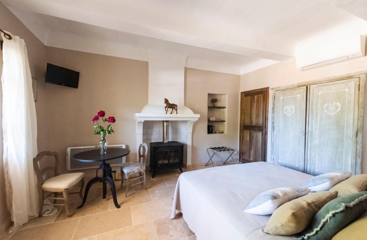 Le Mas Silvestre Saint-Saturnin-les-Apt Exterior photo