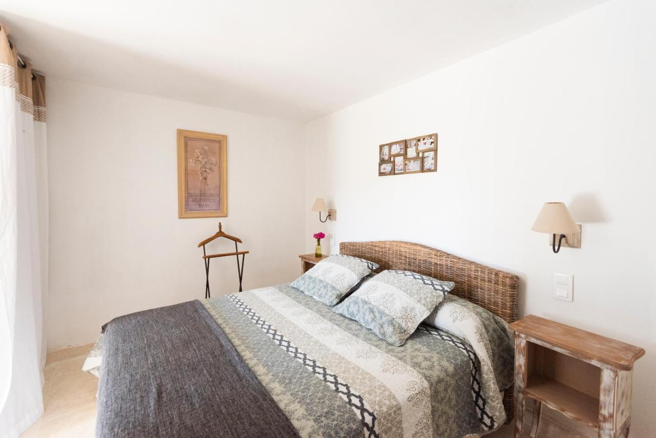 Le Mas Silvestre Saint-Saturnin-les-Apt Exterior photo